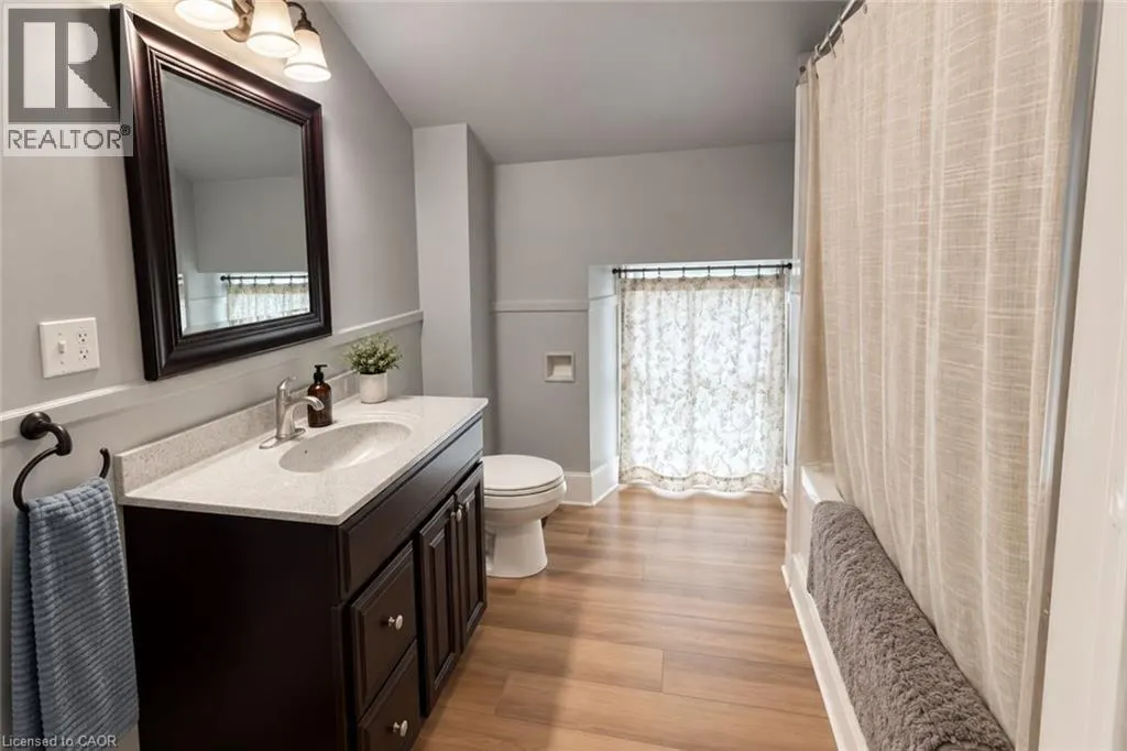 59 BRUCE Street Unit# Upper Apt #3