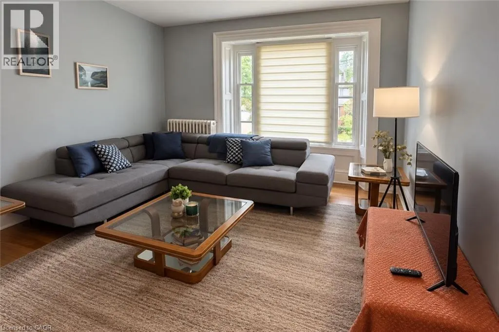 59 BRUCE Street Unit# Upper Apt #3