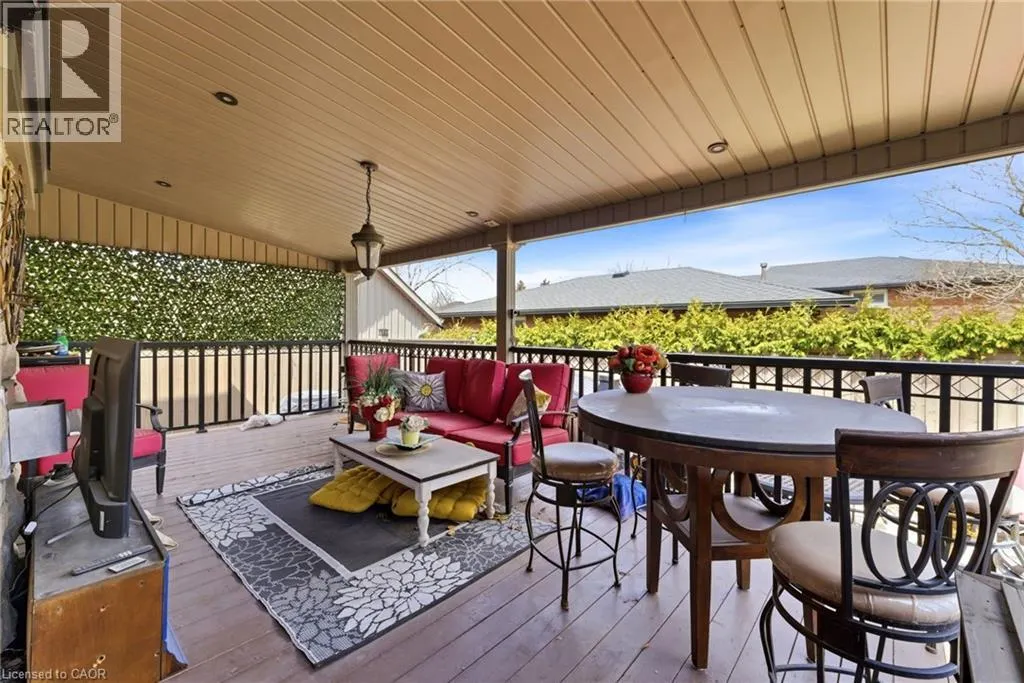 85 HILLCROFT Drive