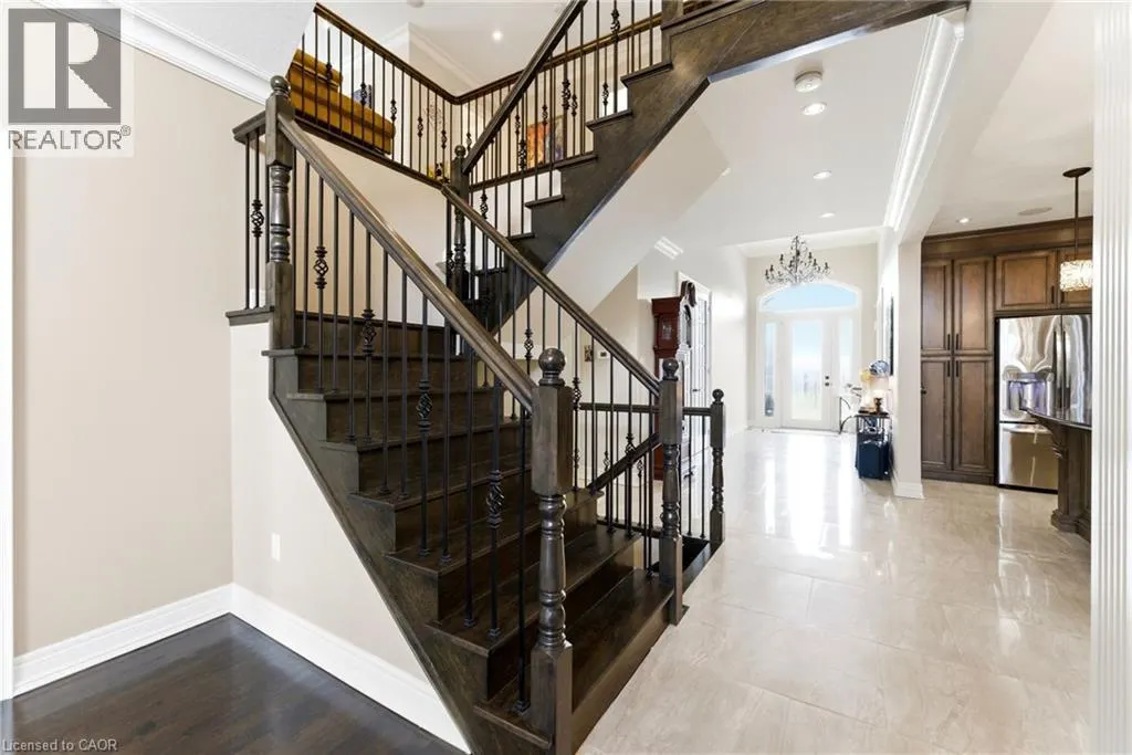 85 HILLCROFT Drive