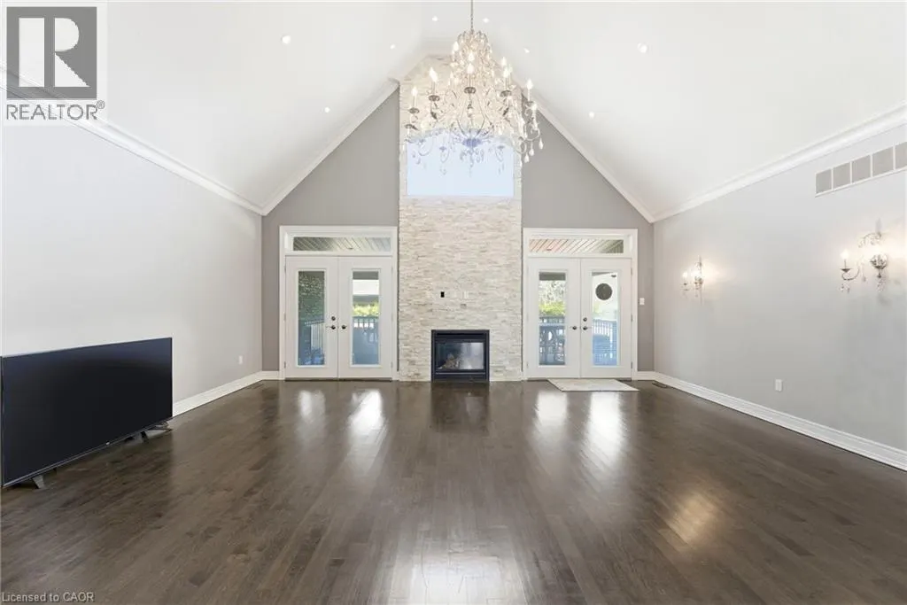 85 HILLCROFT Drive