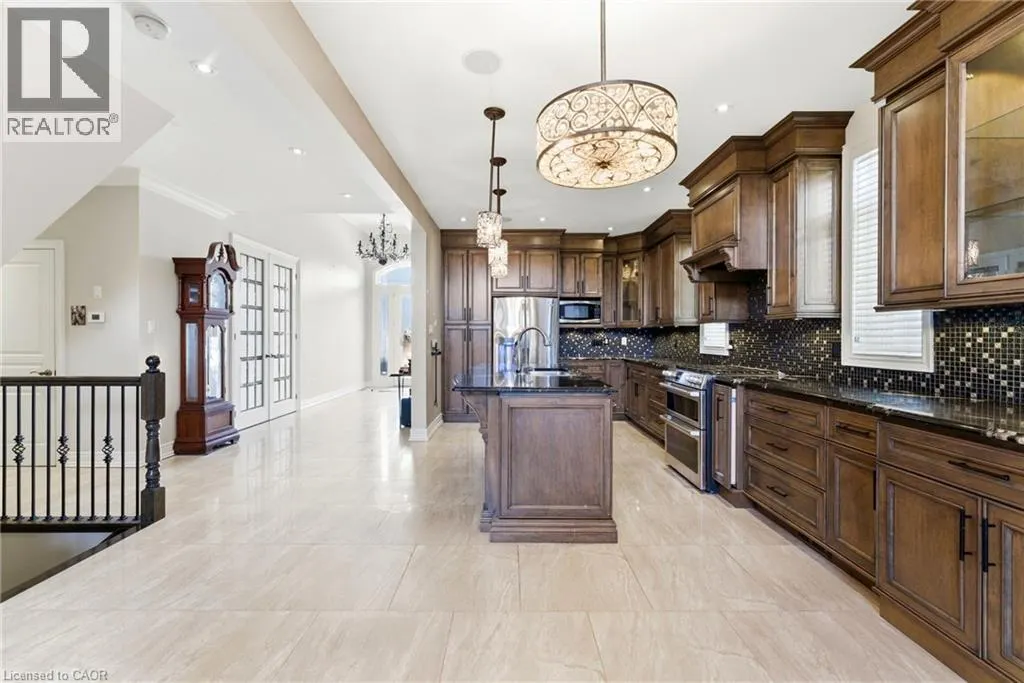 85 HILLCROFT Drive