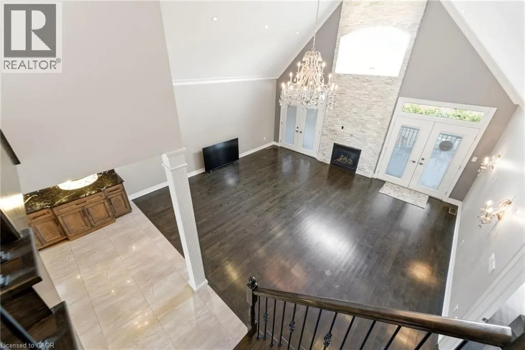 85 HILLCROFT Drive