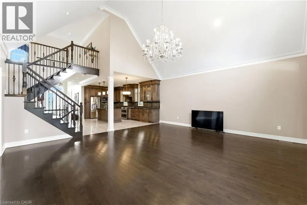 85 HILLCROFT Drive