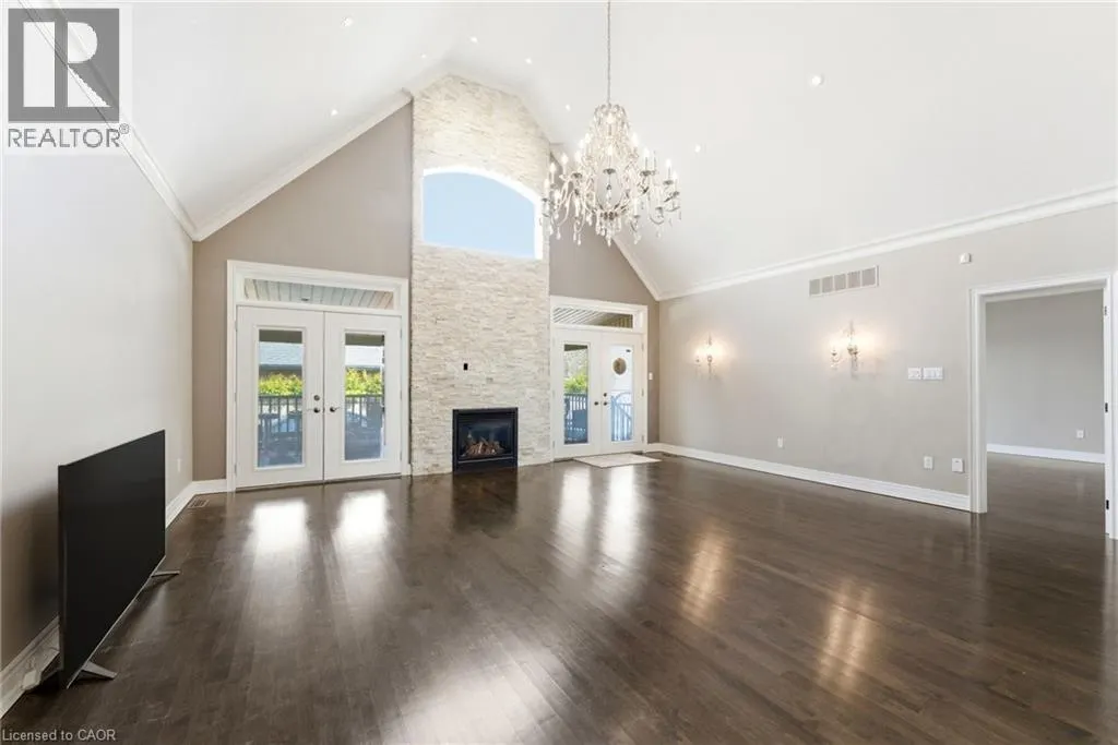 85 HILLCROFT Drive