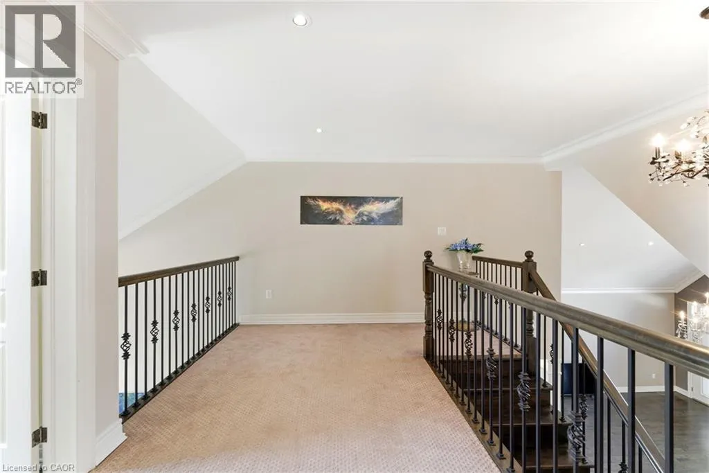 85 HILLCROFT Drive