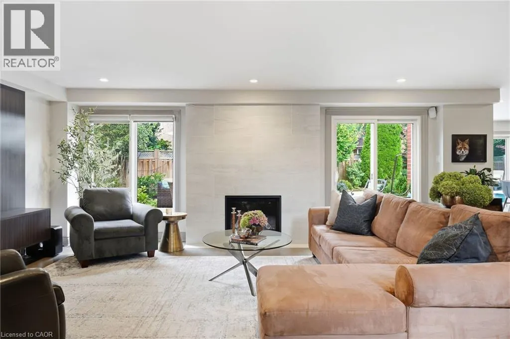 2747 TEAK Crescent