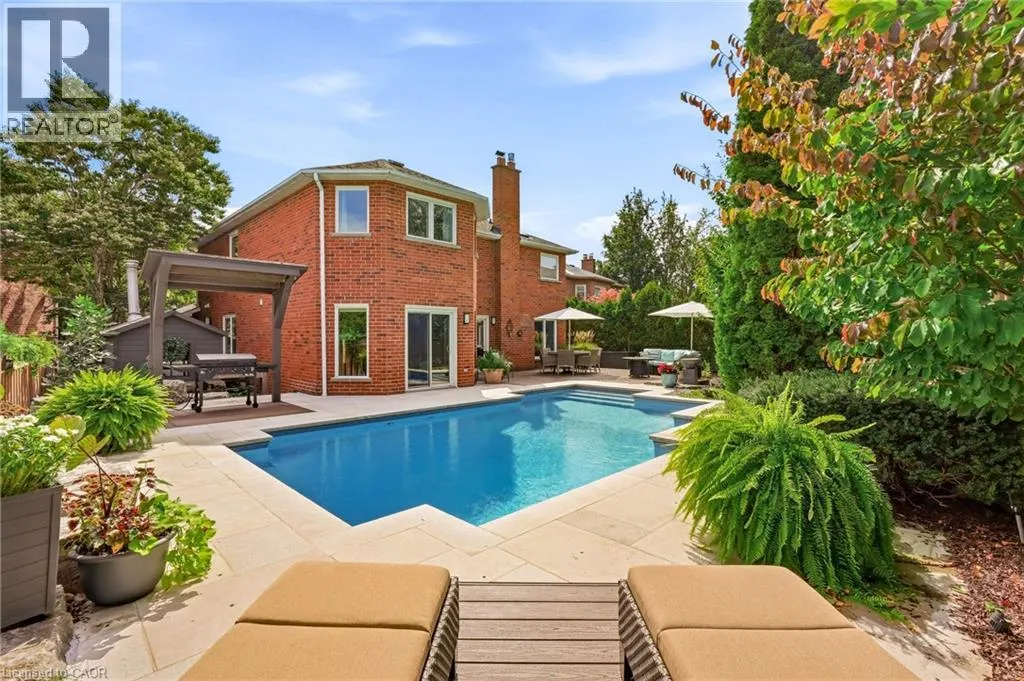 2747 TEAK Crescent