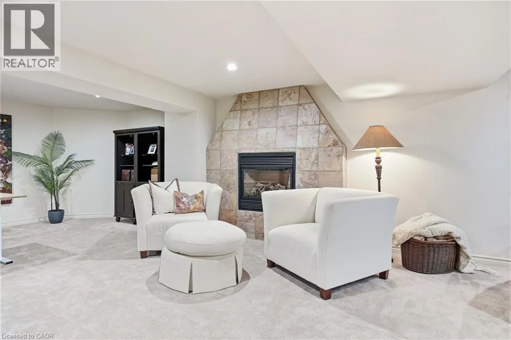2747 TEAK Crescent
