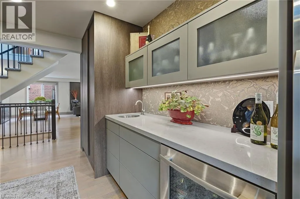 2747 TEAK Crescent