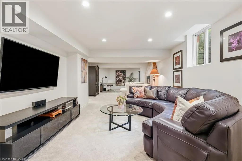 2747 TEAK Crescent