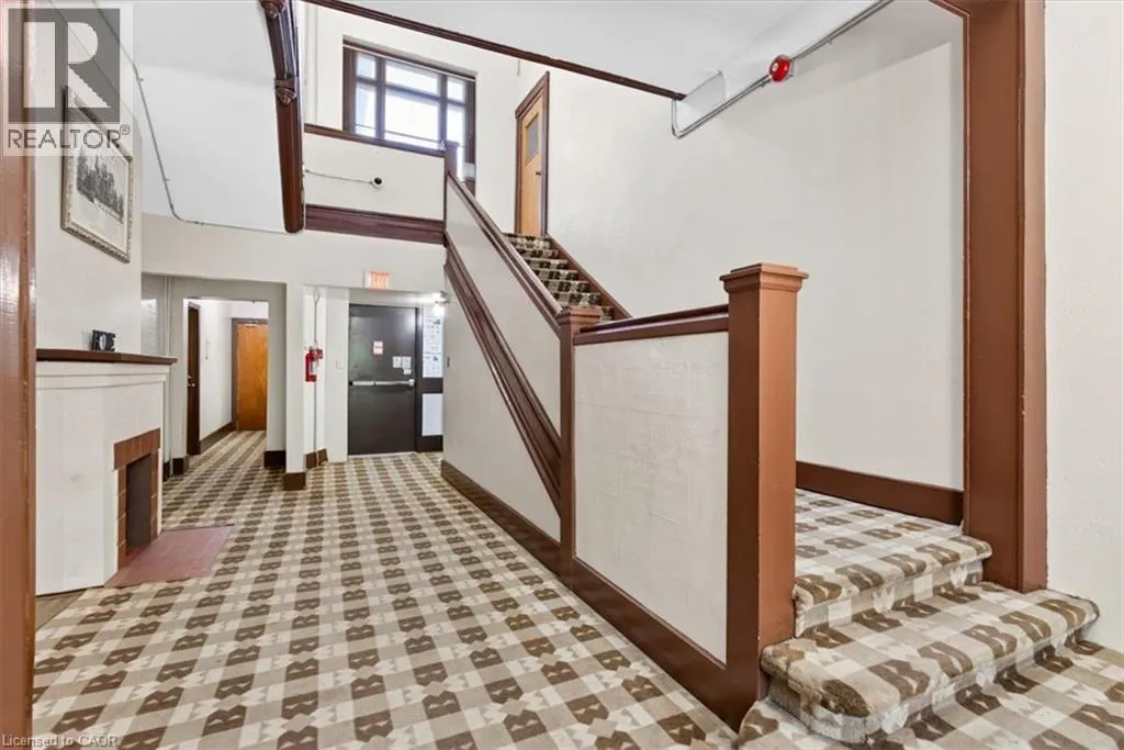 139 MAIN Street S