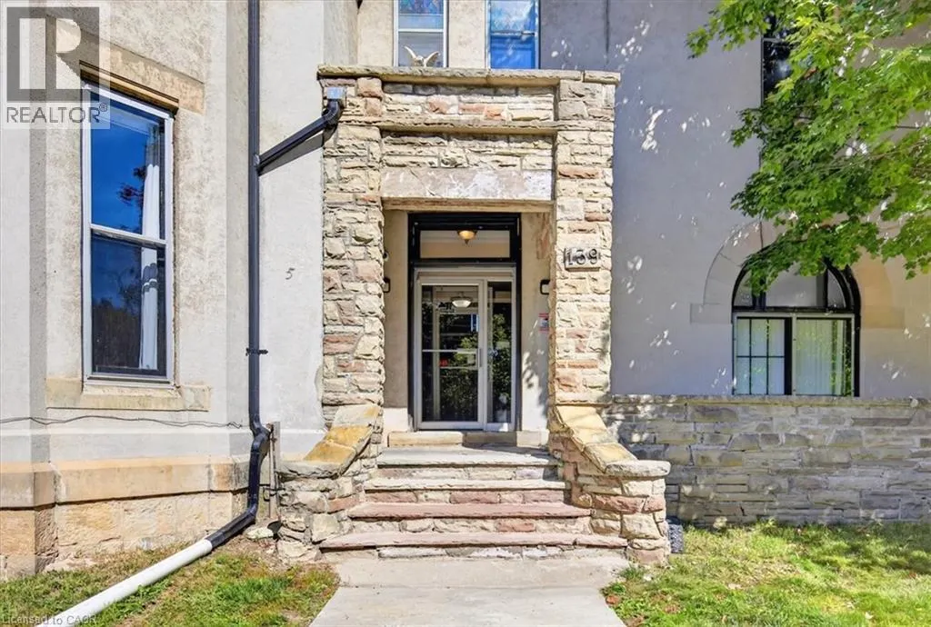 139 MAIN Street S