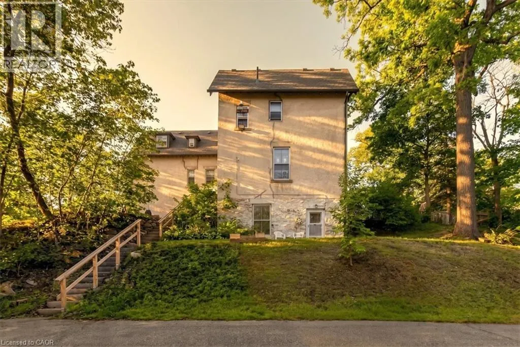 139 MAIN Street S