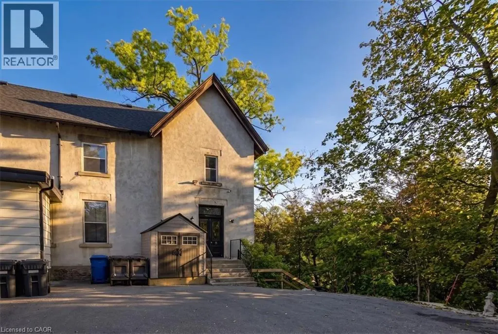 139 MAIN Street S
