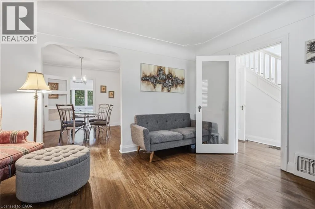 13 ALLAN Avenue