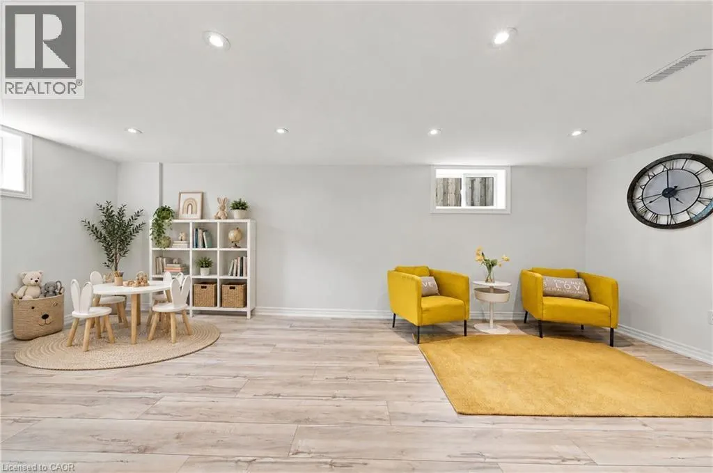 662 DYNES Road