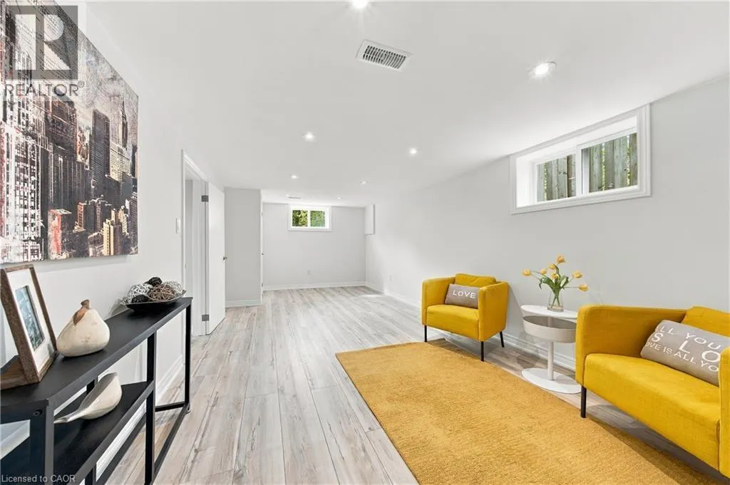 662 DYNES Road