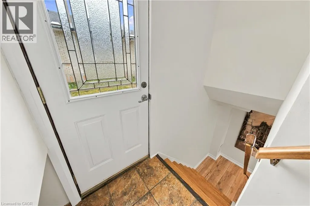 662 DYNES Road