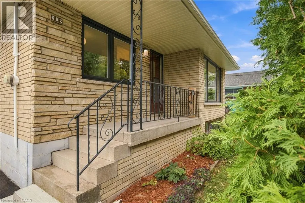 662 DYNES Road