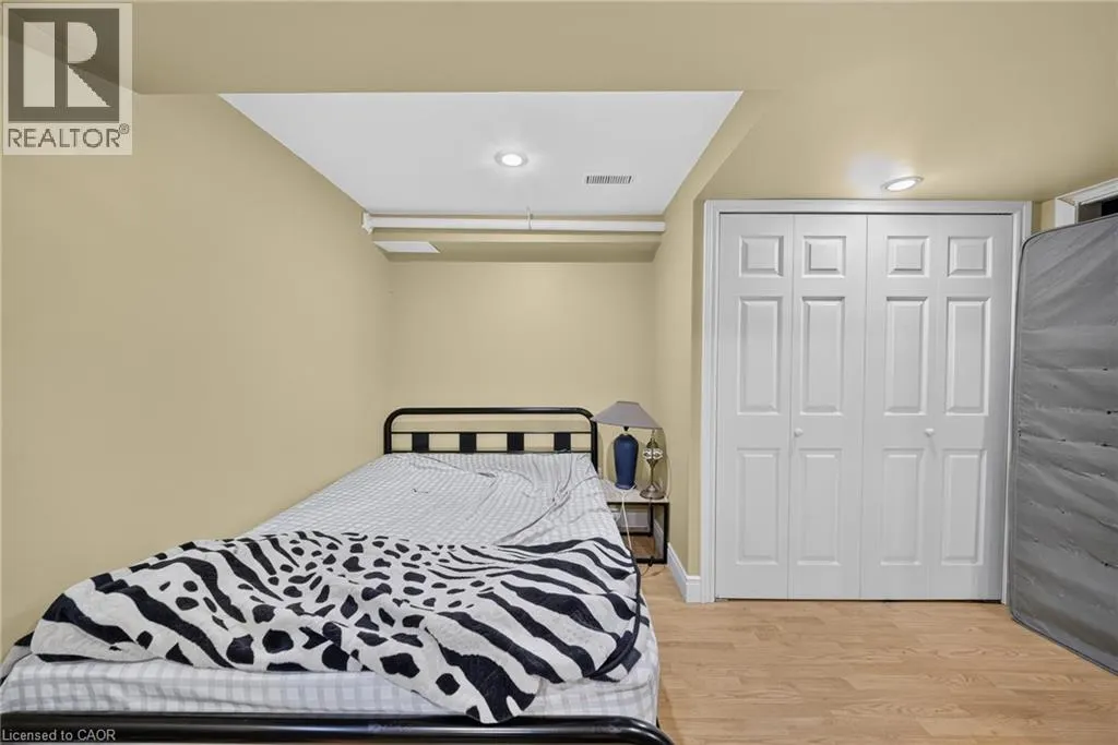 800 PARAMOUNT Drive Unit# 77 #77