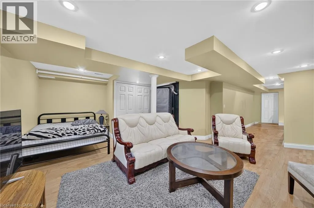 800 PARAMOUNT Drive Unit# 77 #77