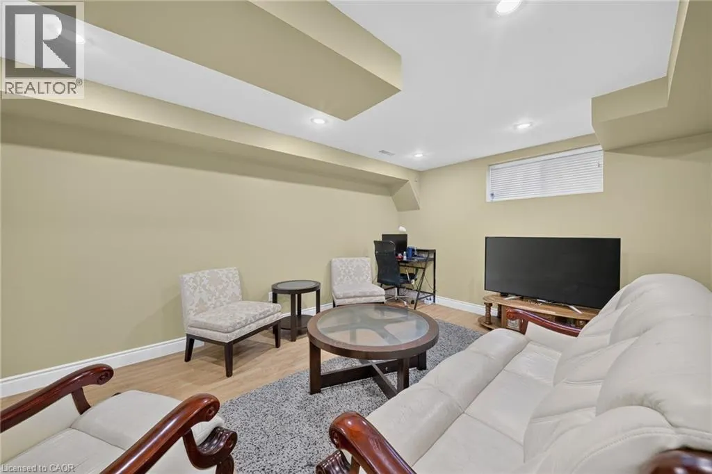 800 PARAMOUNT Drive Unit# 77 #77