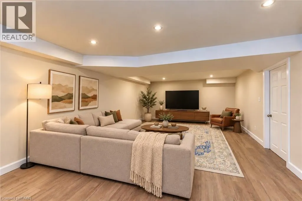 541 BRITTANIA Crescent