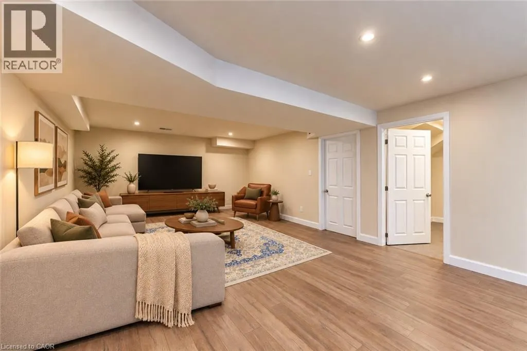 541 BRITTANIA Crescent