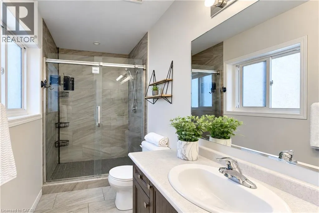 541 BRITTANIA Crescent