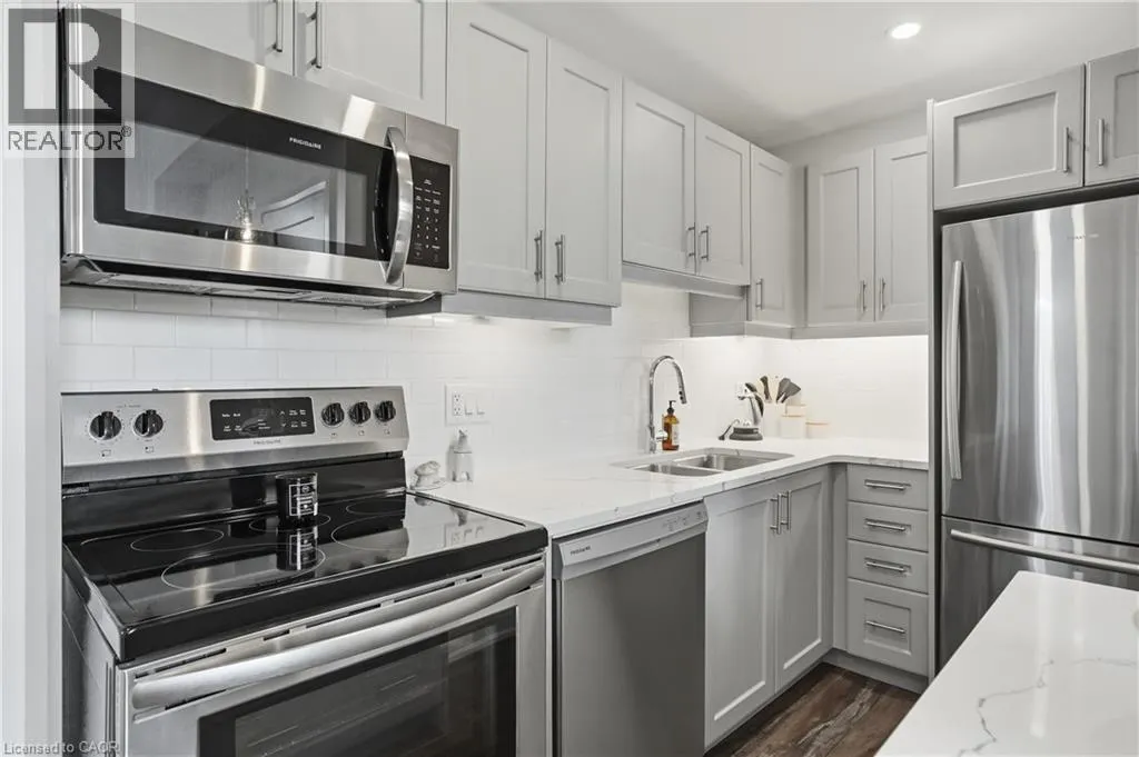 405 MERRITT Street Unit# 8 #8