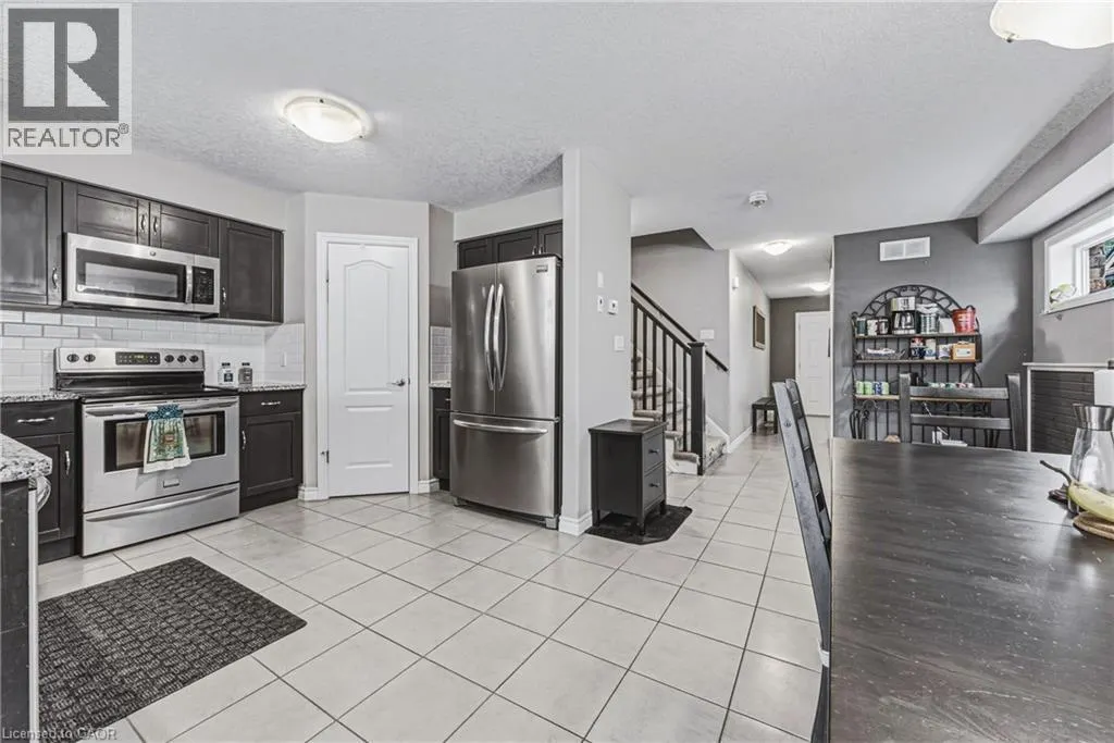 93 COULING Crescent