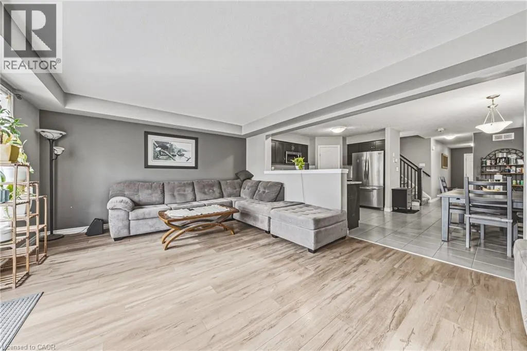 93 COULING Crescent