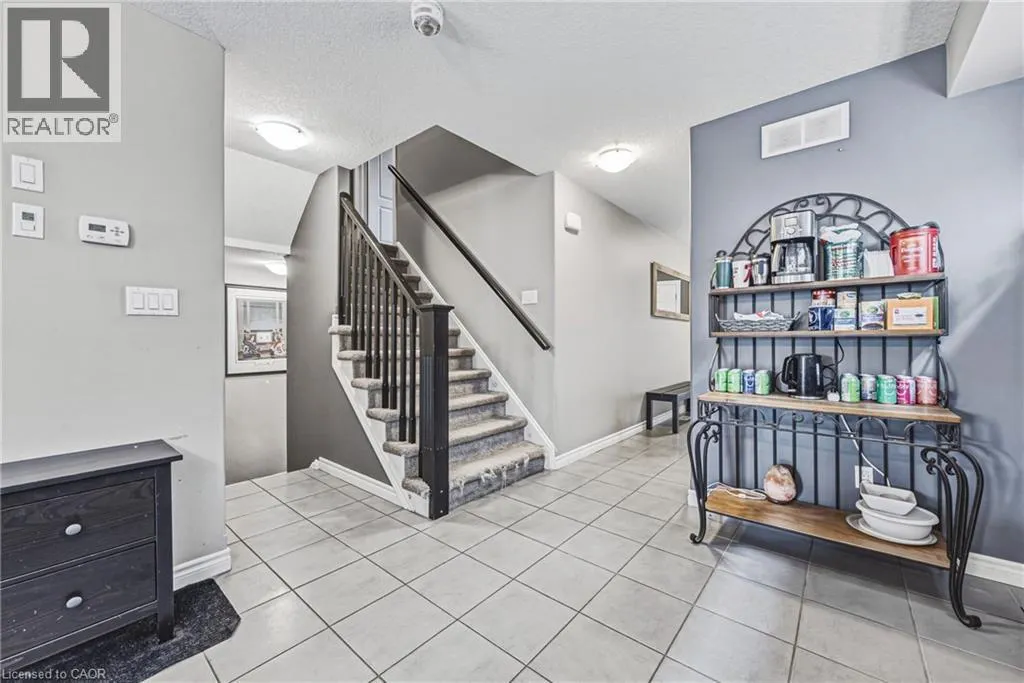 93 COULING Crescent