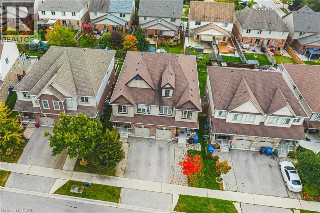 93 COULING Crescent