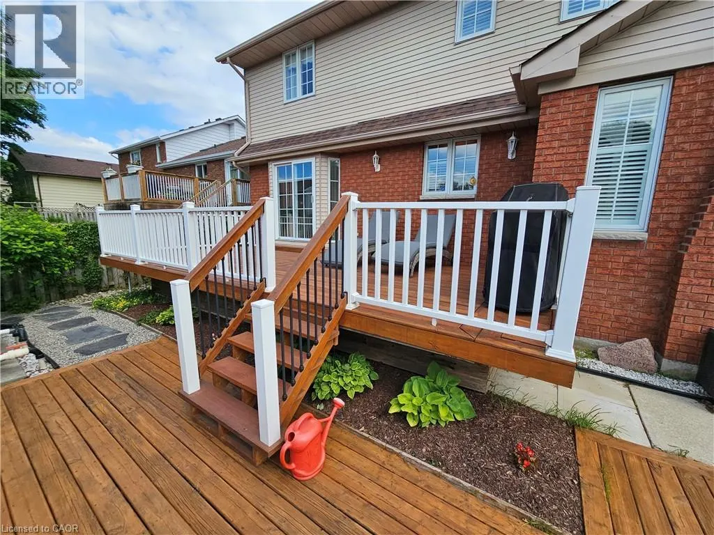 120 LYNNDALE Road