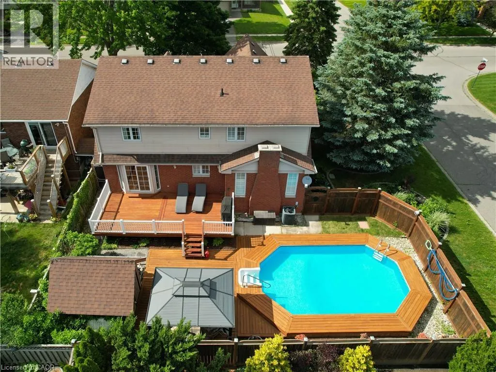120 LYNNDALE Road