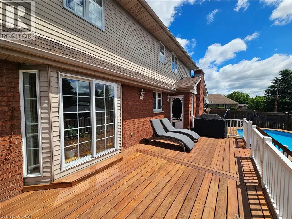 120 LYNNDALE Road