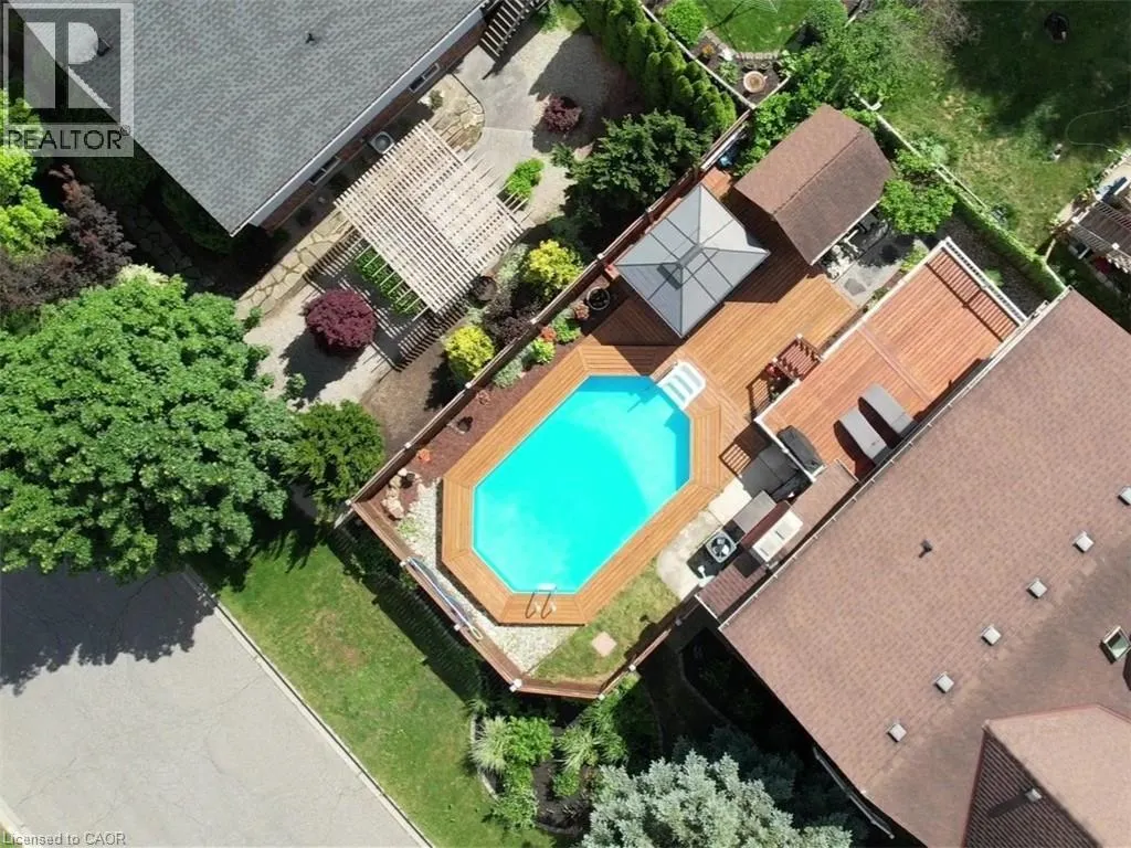 120 LYNNDALE Road