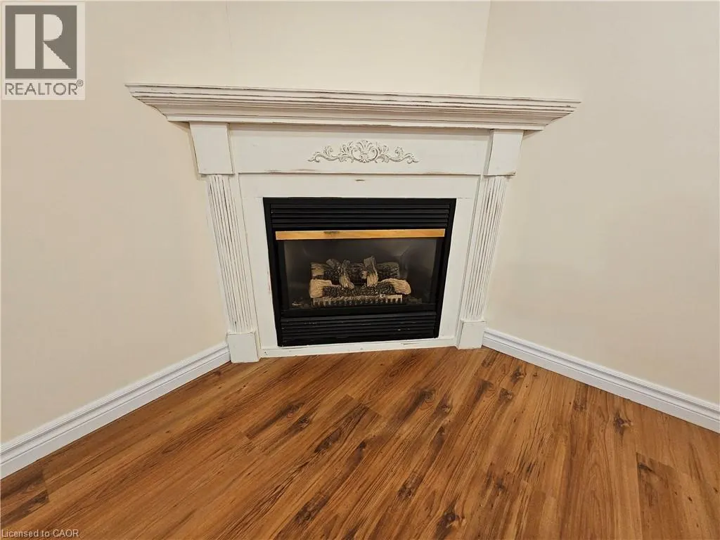 120 LYNNDALE Road