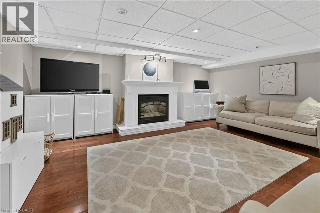 64 DRIFTWOOD Court