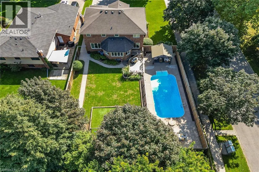 64 DRIFTWOOD Court