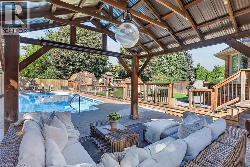 64 DRIFTWOOD Court