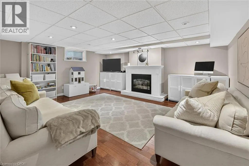 64 DRIFTWOOD Court