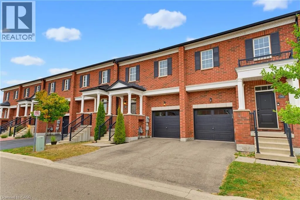 739 BANKS Crescent