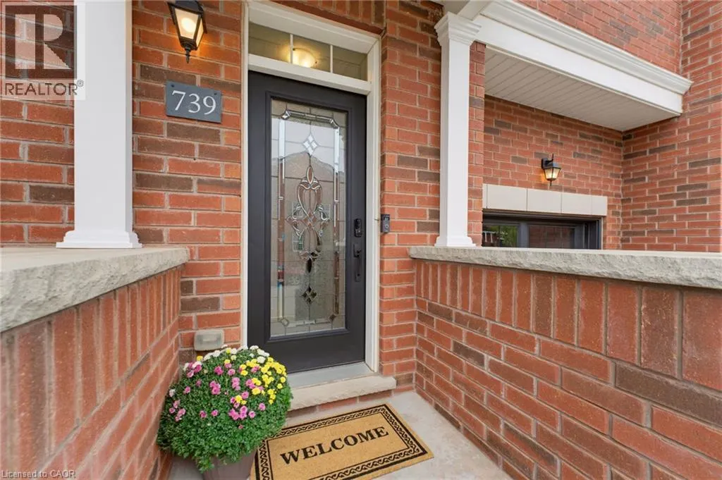 739 BANKS Crescent
