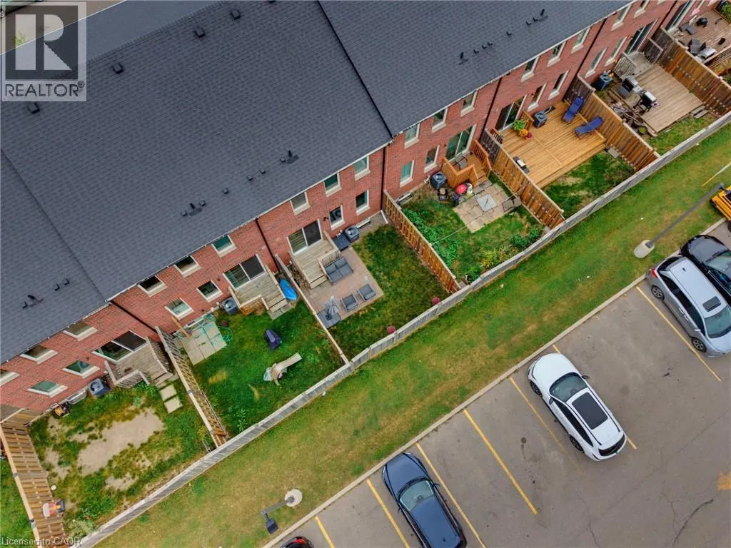 739 BANKS Crescent