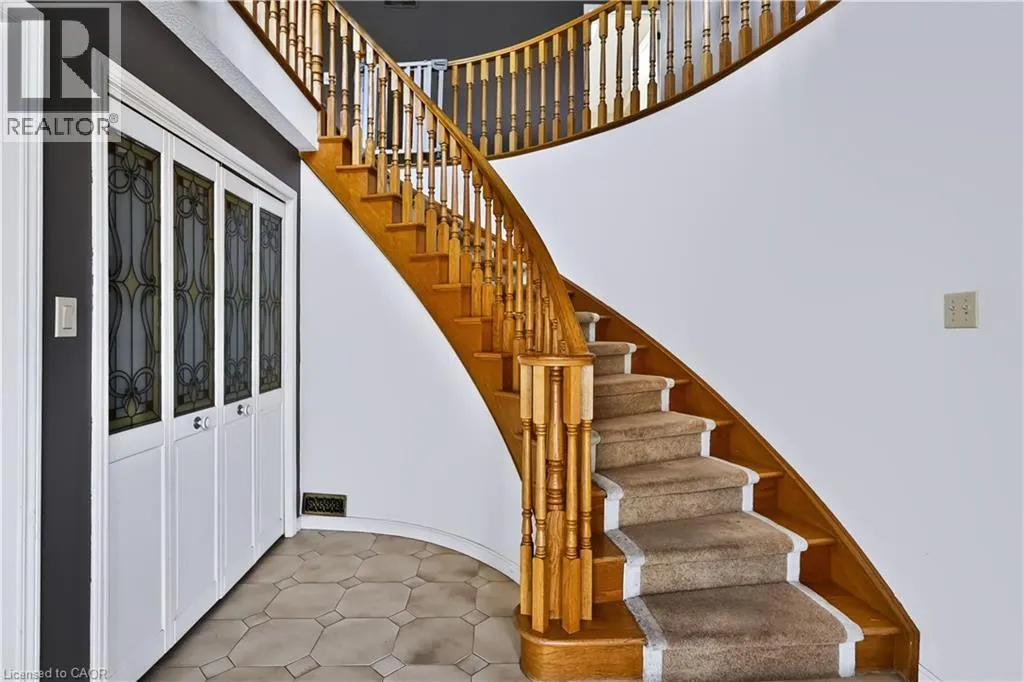 22 OAKRIDGE Drive