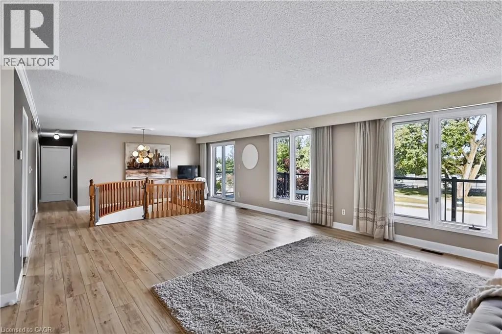 22 OAKRIDGE Drive