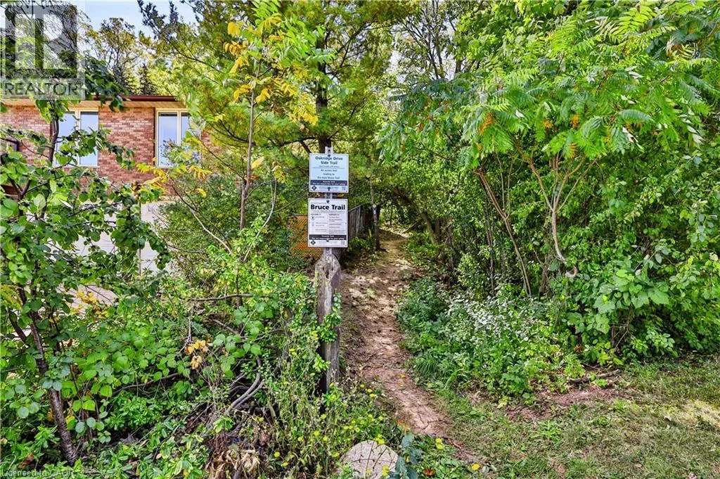 22 OAKRIDGE Drive